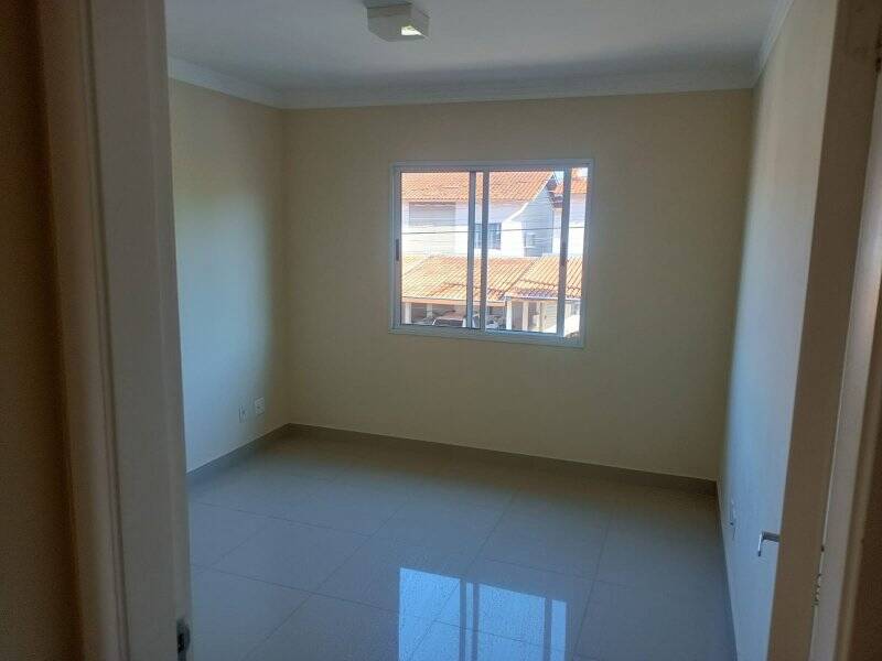 Casa de Condomínio à venda com 3 quartos, 130m² - Foto 2