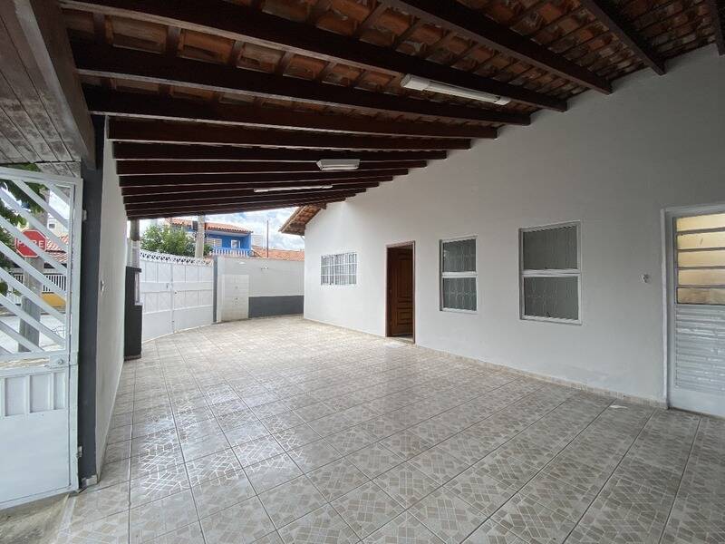 Casa à venda com 3 quartos, 123m² - Foto 1