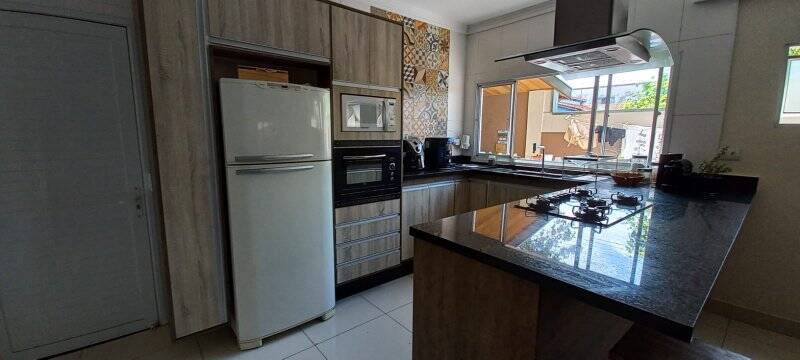 Sobrado à venda com 3 quartos, 140m² - Foto 4