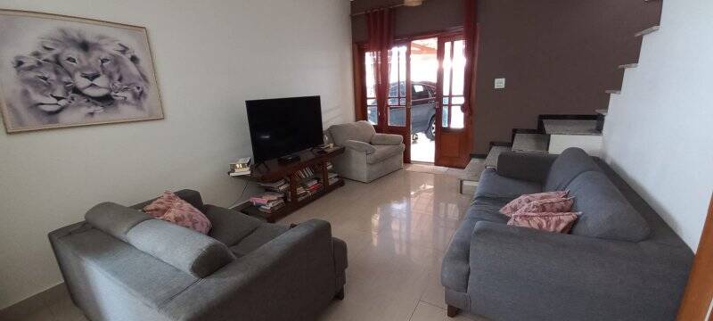 Sobrado à venda com 3 quartos, 140m² - Foto 3