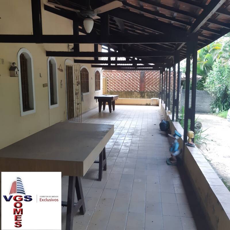 Casa à venda com 2 quartos, 100m² - Foto 1