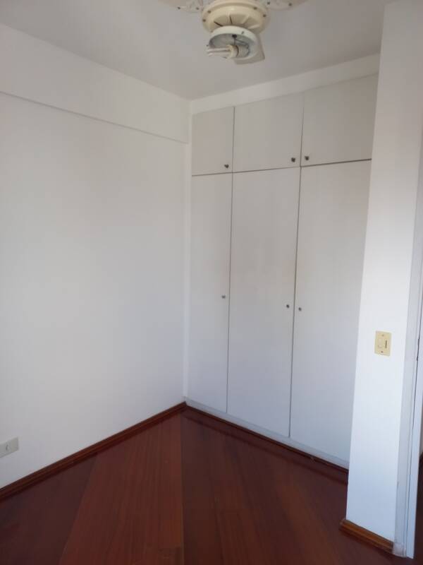 Apartamento para alugar com 2 quartos, 75m² - Foto 11