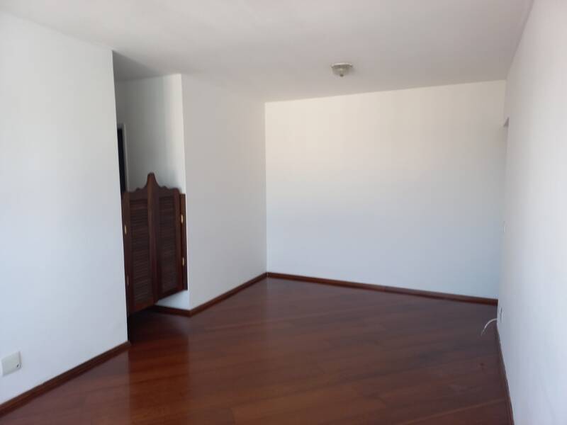 Apartamento para alugar com 2 quartos, 75m² - Foto 4