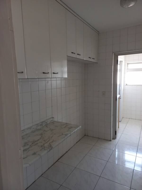 Apartamento para alugar com 2 quartos, 75m² - Foto 15