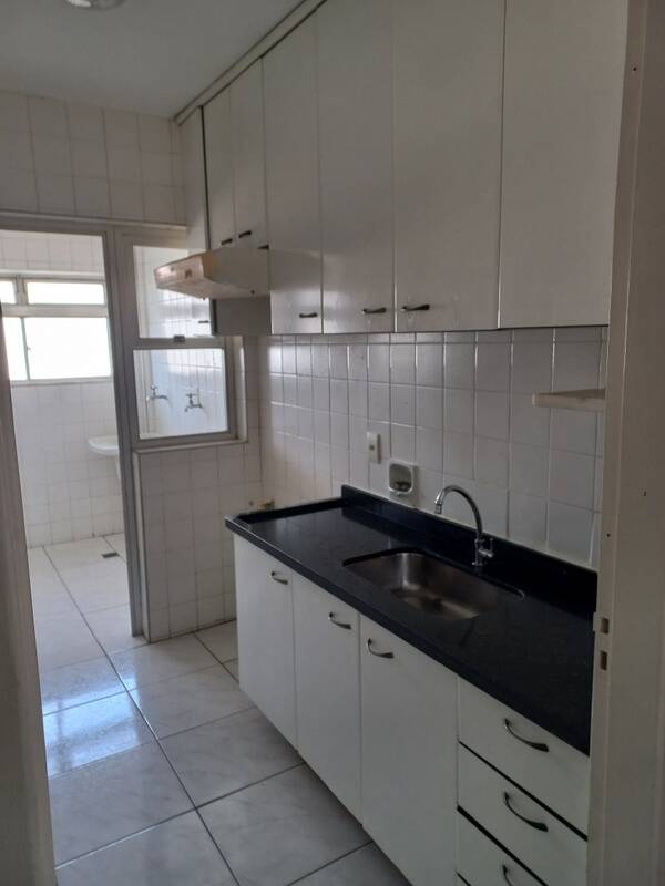 Apartamento para alugar com 2 quartos, 75m² - Foto 16