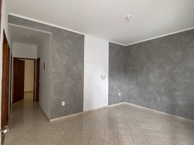 Casa para Venda em São José dos Campos - 3